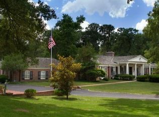 4 Barclay Woods Dr, Saint Louis, MO 63124