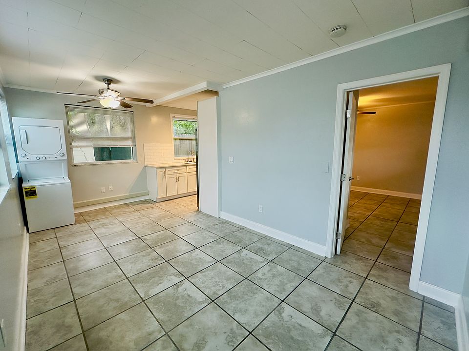Living Room-Entrance to Bedroom