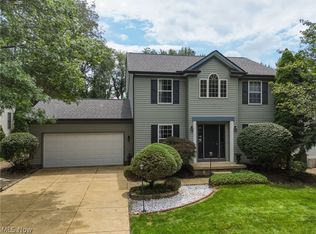 1970 Cherrywood Ln, Akron, OH 44312