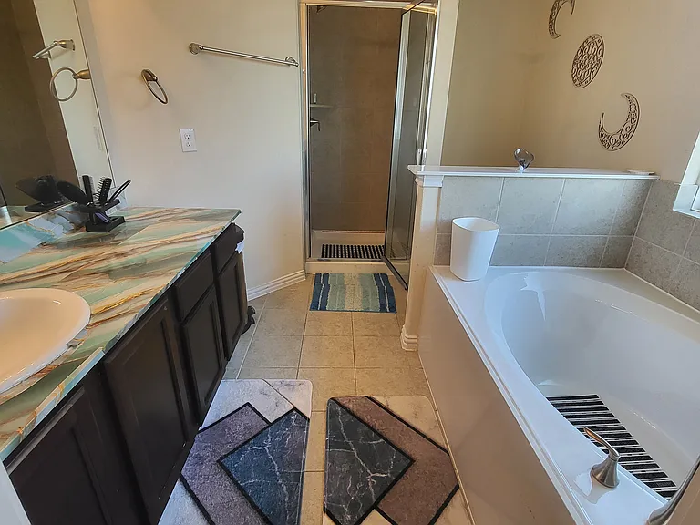 4703 S Richwood Dr — Photo 2