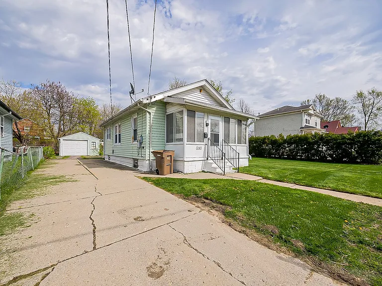 245 S Edith St — Photo 22