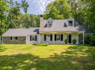 42 Carriage Dr, Avon, CT 06001