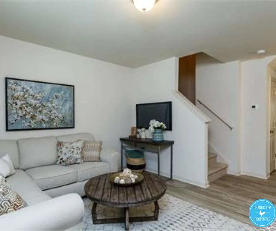 884 Saratoga Drive - 1 — Photo 4