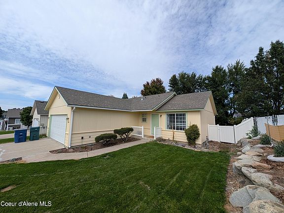 2nd image of 1465 E Stockman Ave