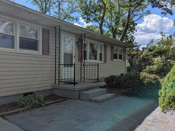 8608 Linton Hall Rd, Bristow, VA 20136