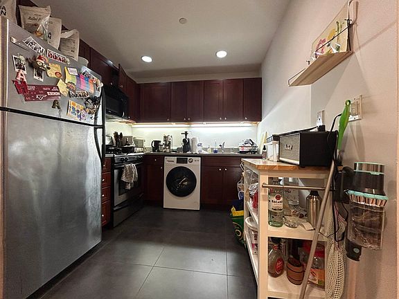 3rd image of 91 2nd Ave APT 2R