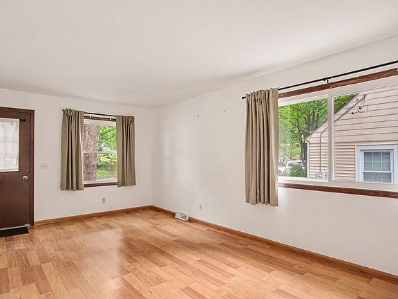 5th image of 5123 Carson Ave SW
