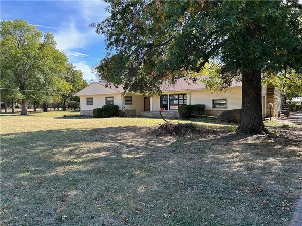 1410 Washington St, Fredonia, KS 66736