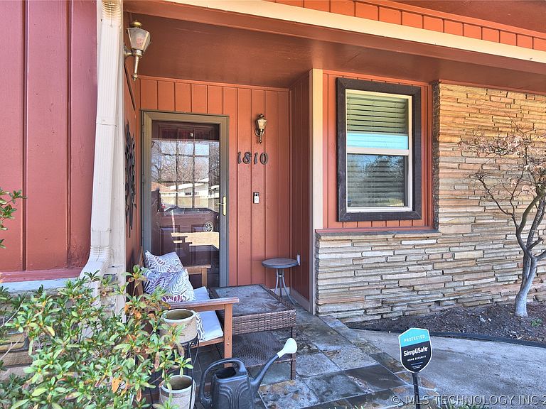 Listing photo 3