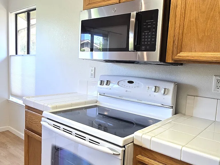 38715 Huntington Cir — Photo 6