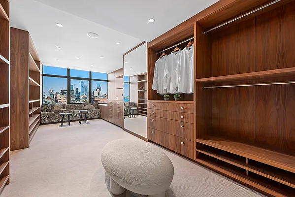 Sold by Corcoran | media 24