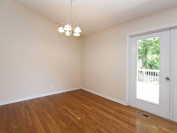 4th image of 3872 Easy Cir NE