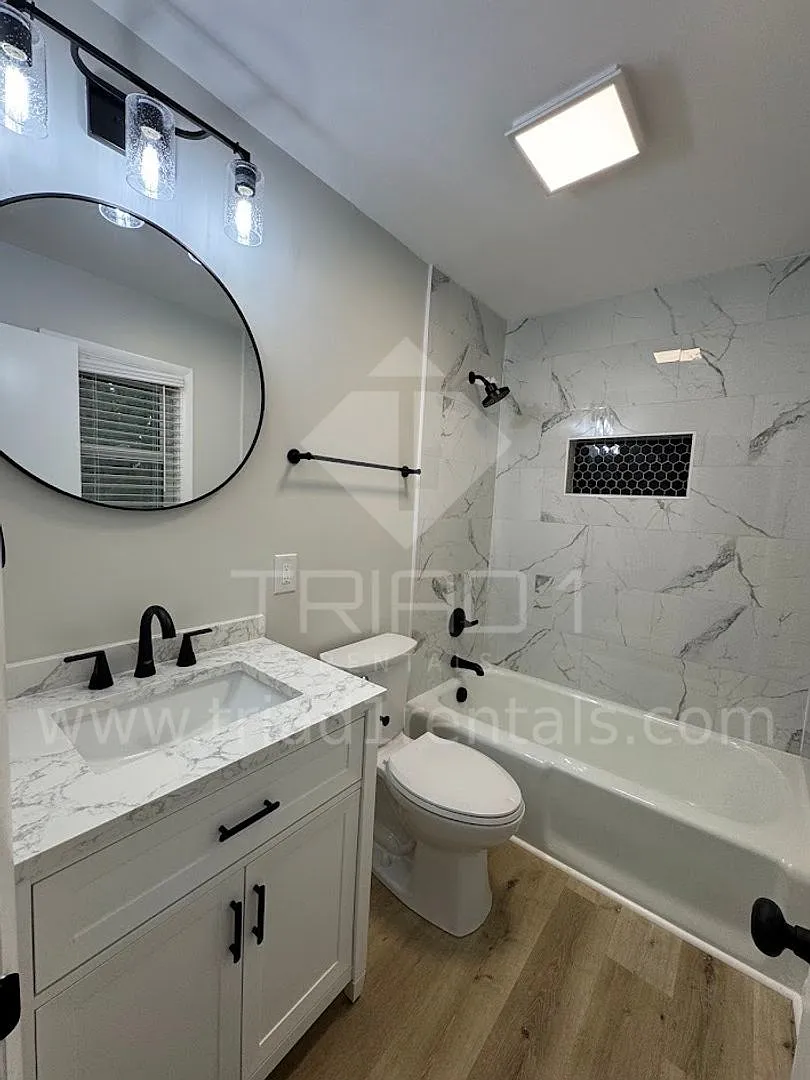 2205 Hathaway — Photo 3