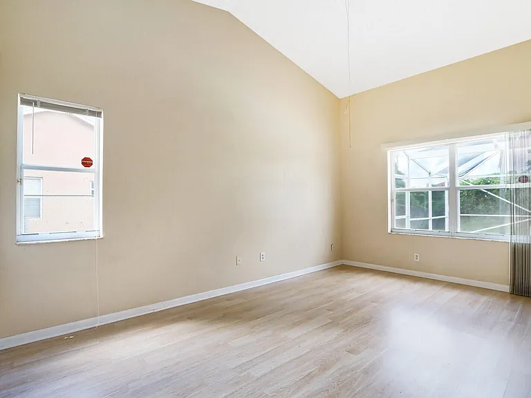 10567 Paso Fino Dr — Photo 25