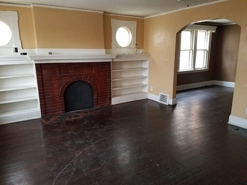 2nd image of 16562 Fairfield St
