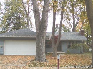 200 Glasgow Dr, Springfield, IL 62702