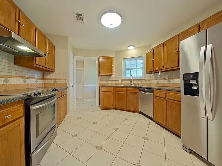 317 Springwood Cir — Photo 7