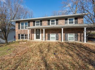 1145 Villaview Dr, Ballwin, MO