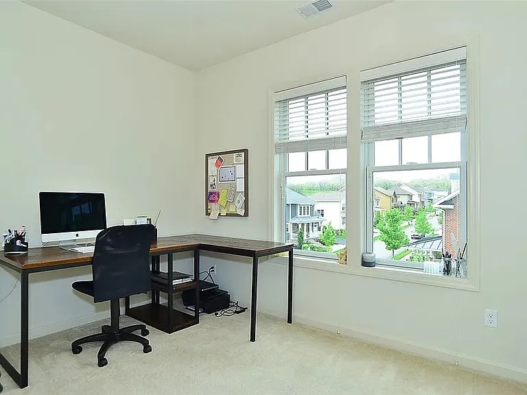 202 Venango Trl — Photo 12