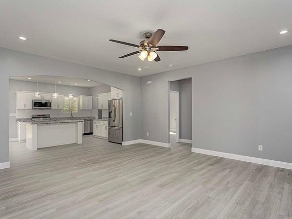 3rd image of 276 Millstone Dr
