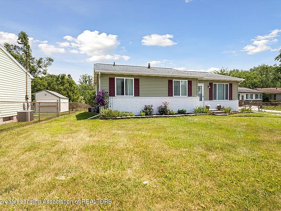 4th image of 3321 Radford Dr