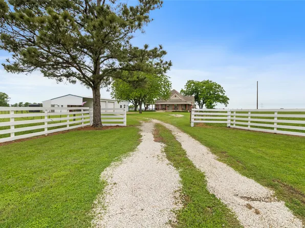 406 N Ellis St, Thornton, TX 76687