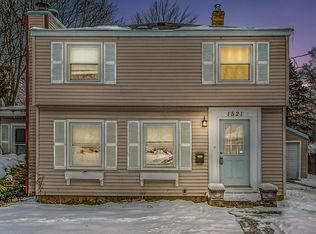 1521 Cambridge Dr, Kalamazoo, MI 49001