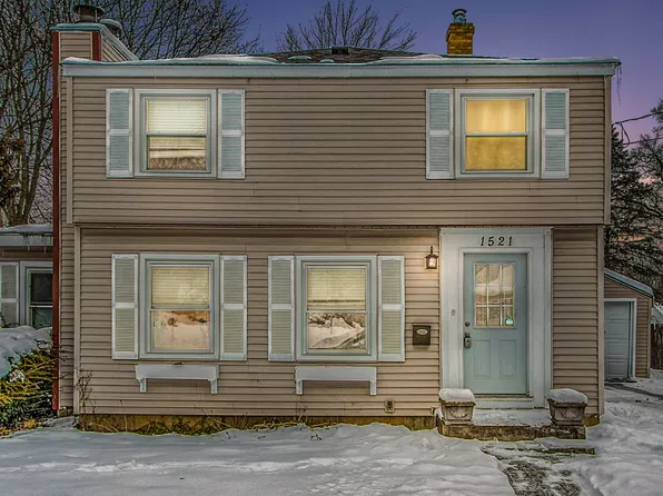 1521 Cambridge Dr, Kalamazoo, MI 49001
