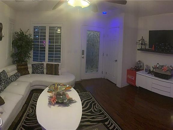 5th image of 6061 Conroe Ct
