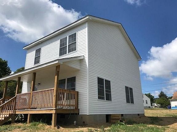 3rd image of 405 Depot St NW