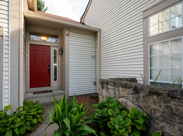 9584 Bay Vista East Dr, Indianapolis, IN 46250