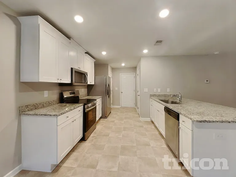 120 Ivy Bank Dr — Photo 4