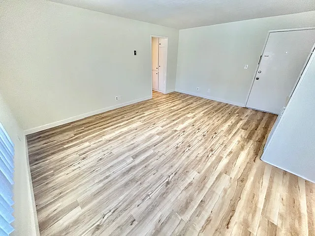 4430 North Ave #5 — Photo 6