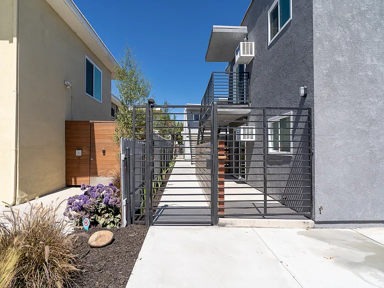 4616 Bancroft St #6 — Photo 11