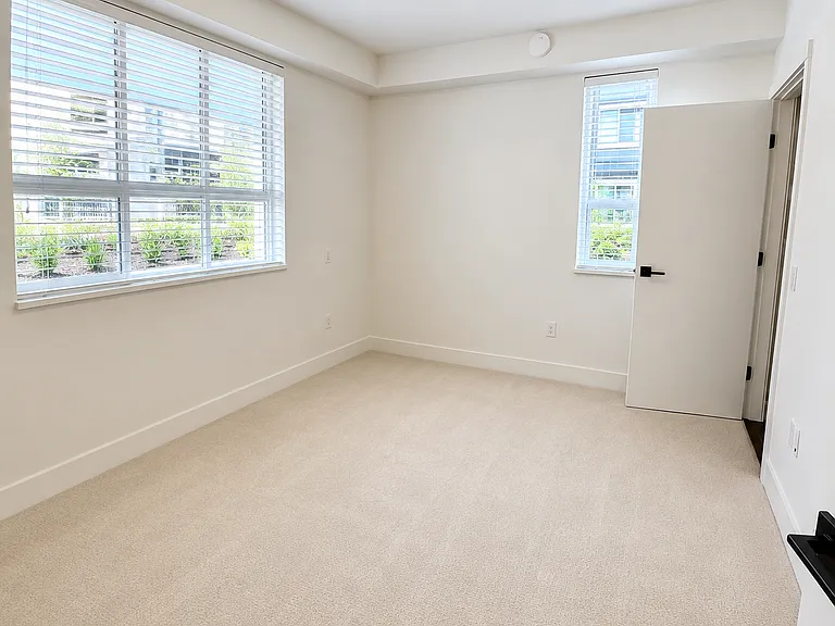 2180 Kelly Ave — Photo 5