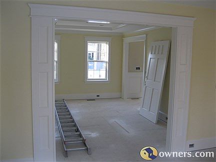 Braekfast area into family room