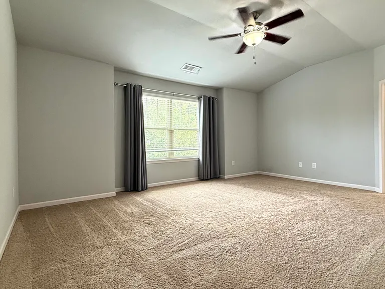 4752 Highland Ave — Photo 15