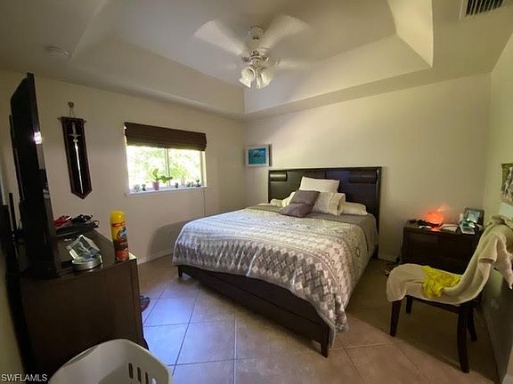 4th image of 2310 NE 8th Pl