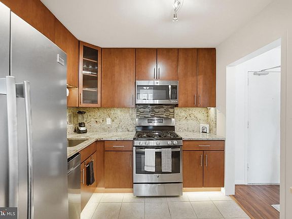 5th image of 3001 Veazey Ter NW APT 1324
