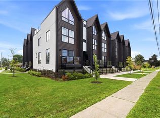 7277 Wilson Cres #302, Niagara Falls, ON L2G4R8