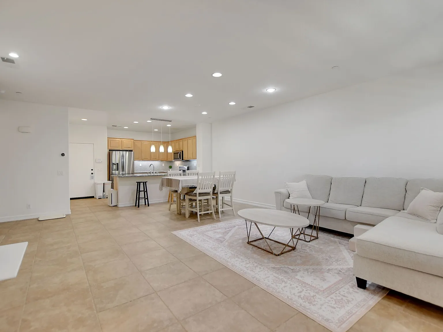 15723 Parkhouse Dr — Photo 2
