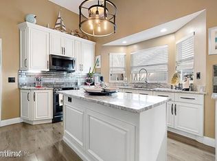 8521R Bandera Cir E, Jacksonville, FL 32244