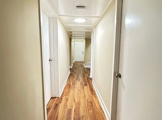 The Vue Renovated Apartments! Offering Free Applications and Move In Special!, Tallahassee, FL 32304