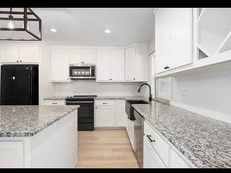 413 Sandy Knoll Dr — Photo 15