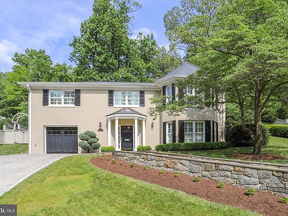 3rd image of 6211 Tally Ho Ln