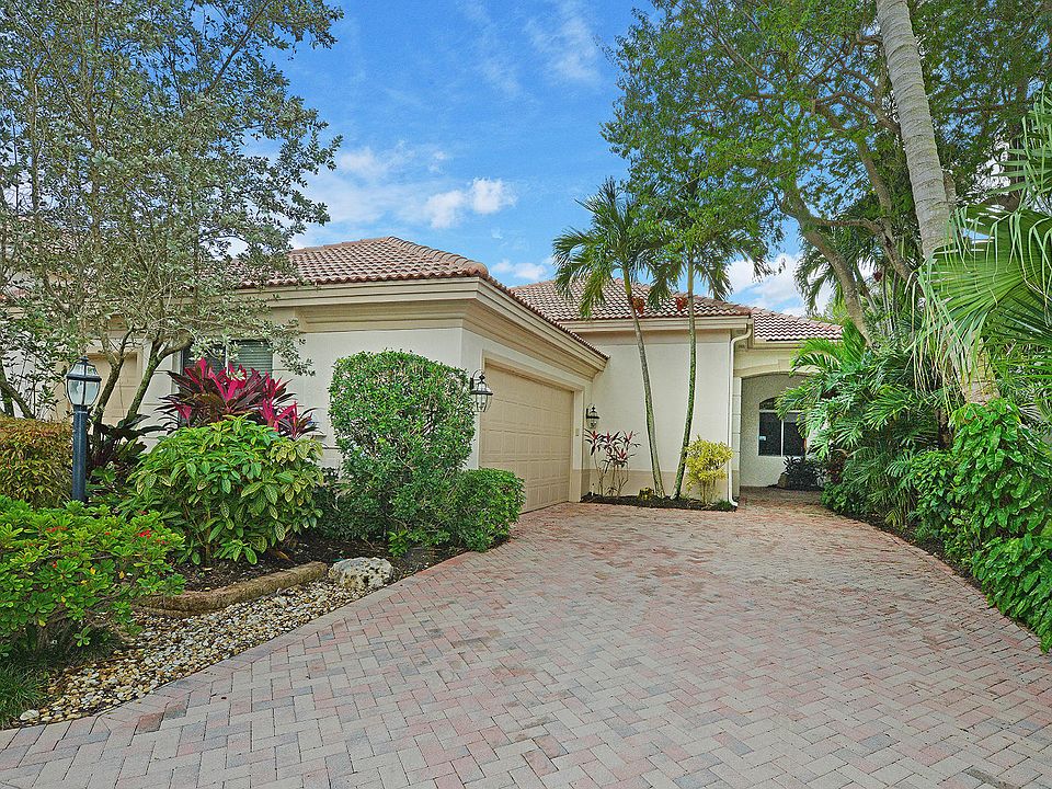Home For Sale In Boca Grove