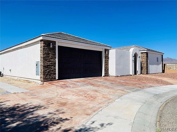 3rd image of 2113 E Mesa Vista Place