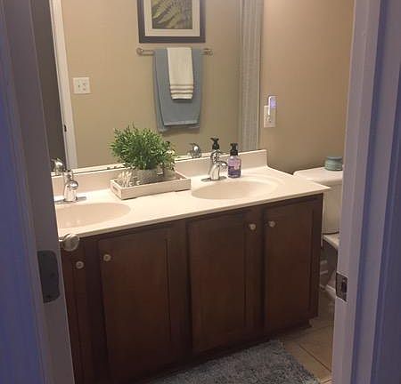 Full double sink bathroom (Not master bathroom)