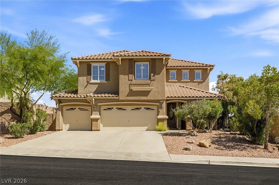4 bed, 3.0 bath, 3030 sqft, $2,800 — Photo 1