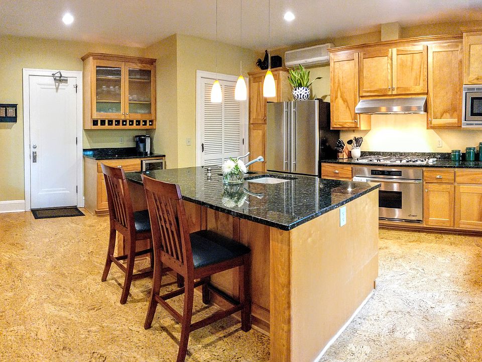Spacious chef's kitchen